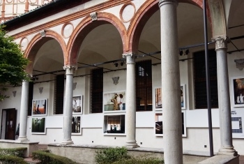 I nuovi pellegrini – Chiostro del Bramante (Santa Maria delle Grazie, Milano)